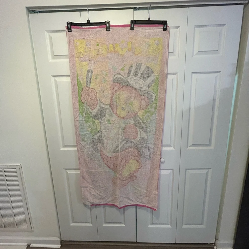 Vintage Used Condition Lisa Frank Hollywood Bear Beach Towel - Picture 2 of 12